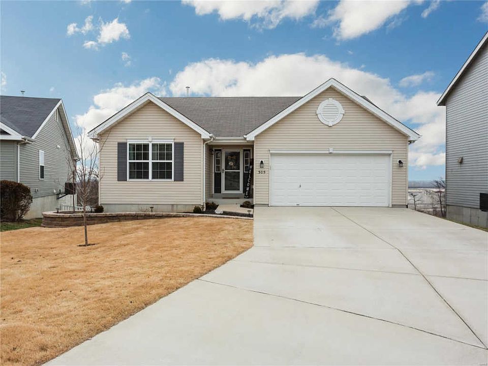1st image of 305 Magoffin Trails Ct