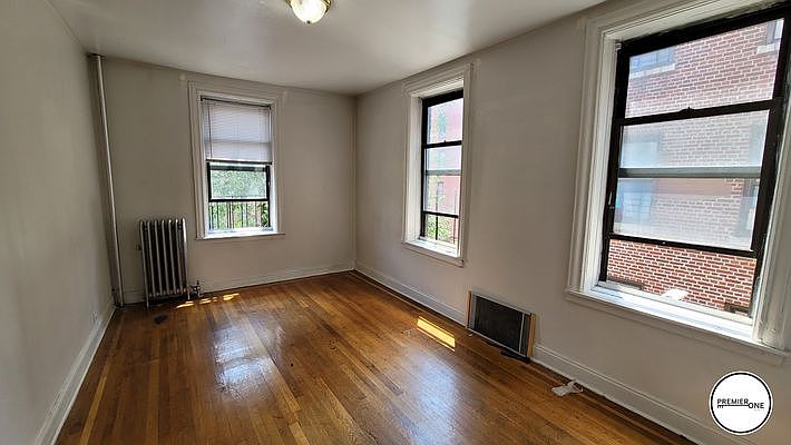 1st image of 2739 Webb Ave #3I