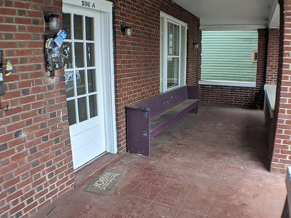 3rd image of 506 Mountain Ave SW APT A