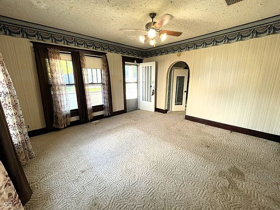 4th image of 207 Moore St