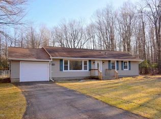 329 Stillwater Dr, Pocono Summit, PA 18346