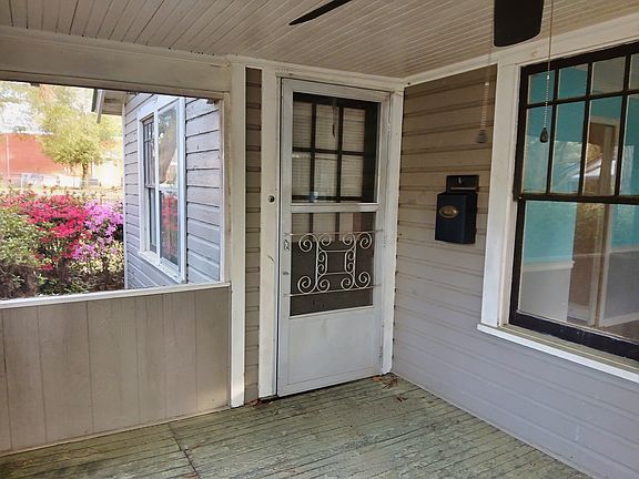 2nd image of 162 Seaboard St