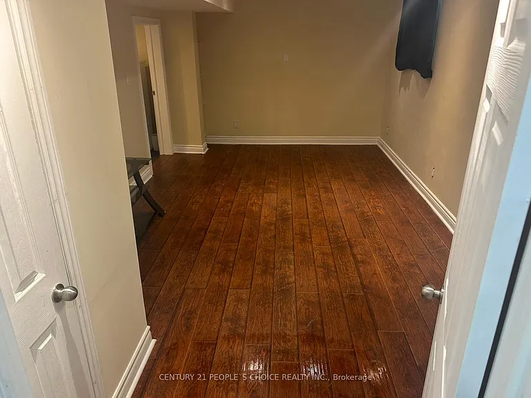 4 Sivyer Cres #BASEMENT — Photo 11