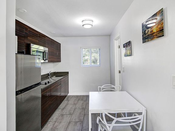 5th image of 505 Orton Ave APT 204