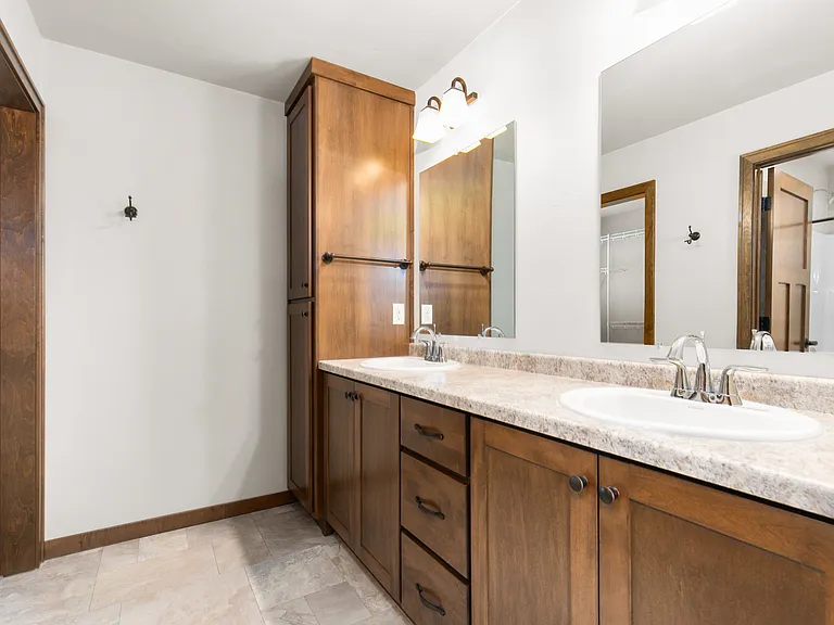 N1106 Craftsmen Ct #1106 — Photo 11