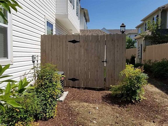 2nd image of 1605 Brimington Ln