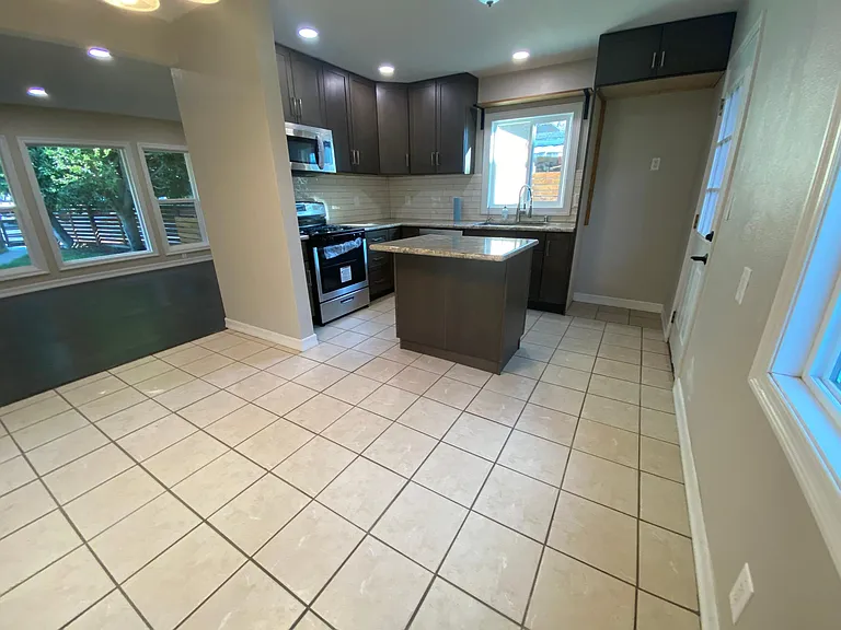 13851 S McClure Ave — Photo 7