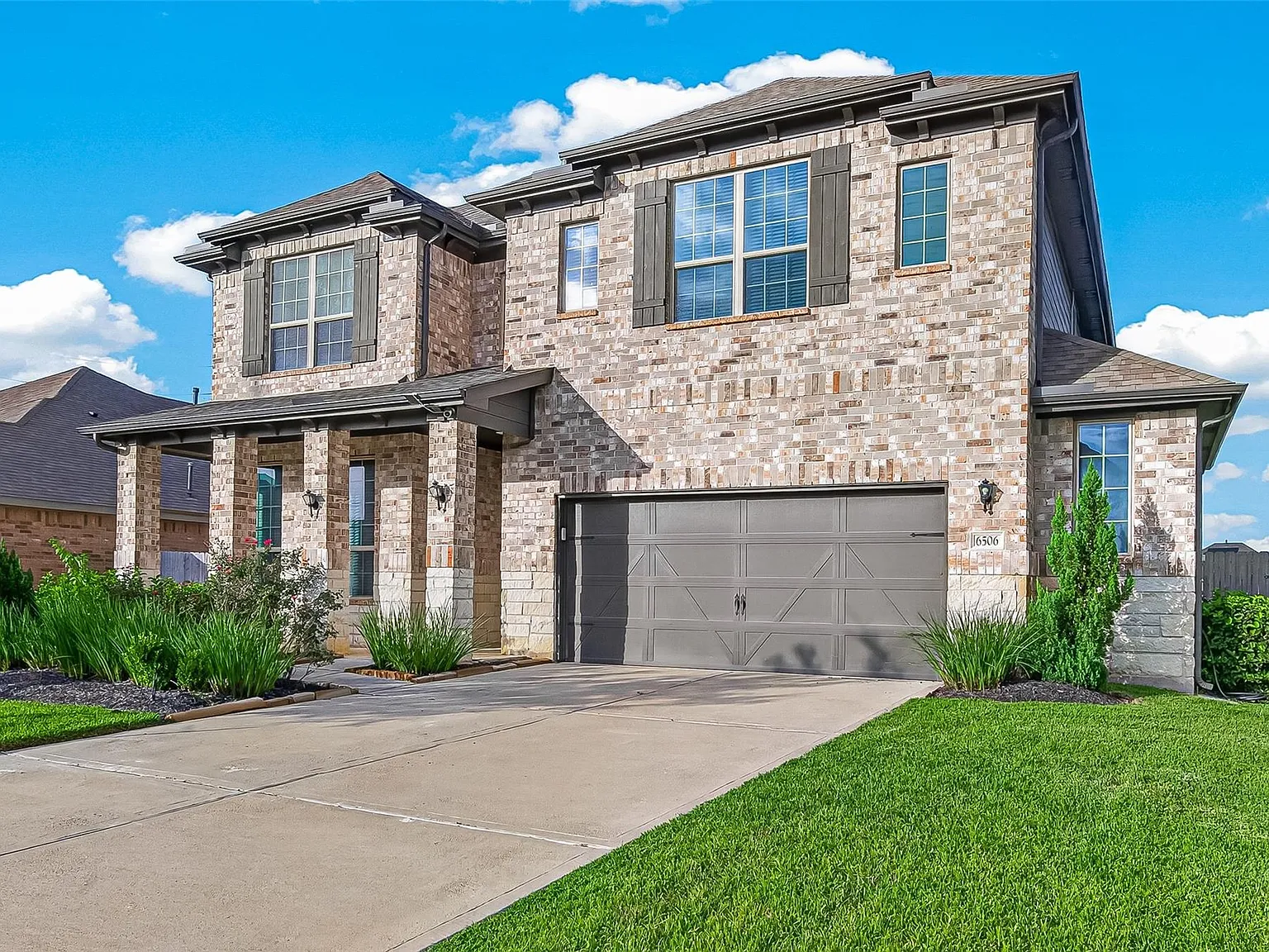 6 bed, 4.0 bath, 3778 sqft, $4,200 — Photo 1