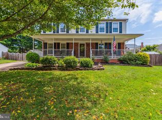 114 N Laura Anne Dr, Sterling, VA 20164