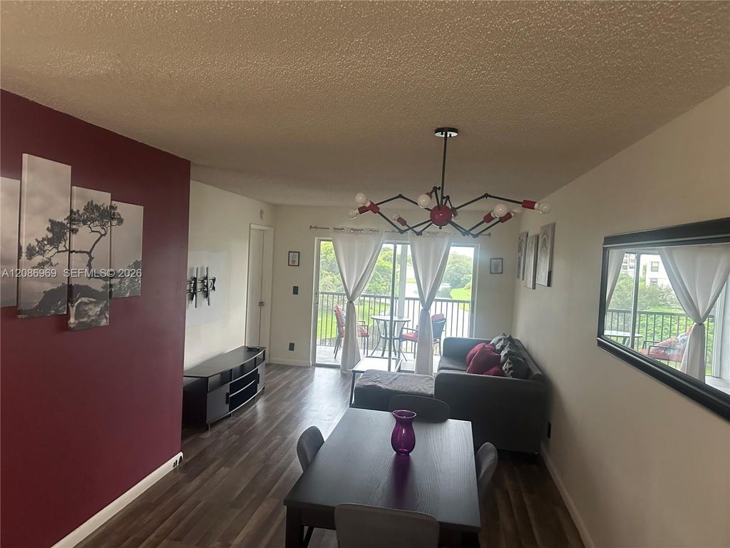 2226 N Cypress Bend Dr APT 505, photo 6