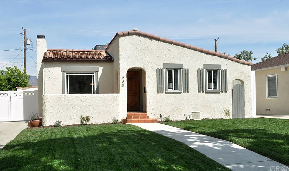 1st image of 330 N Griffith Park Dr