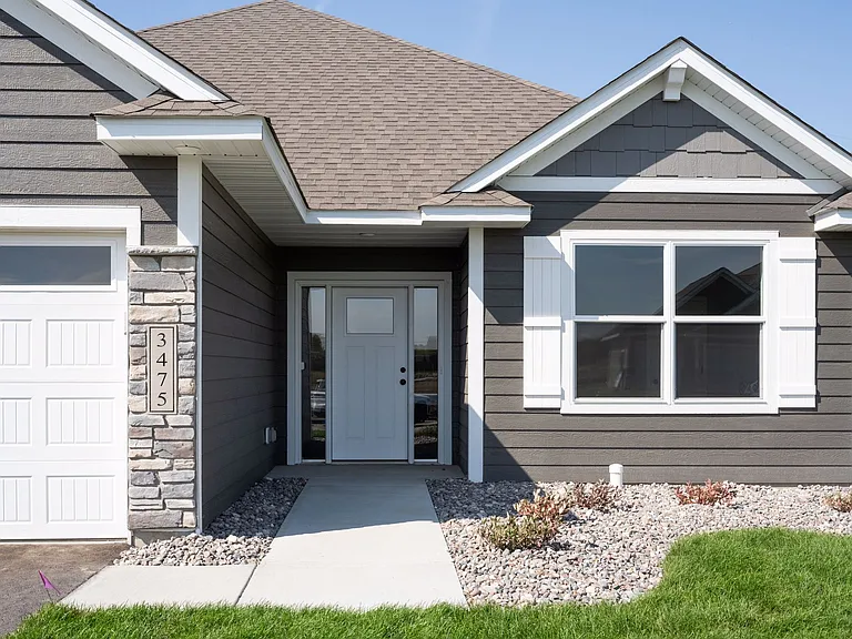 3475 Kachina Ave NE — Photo 2