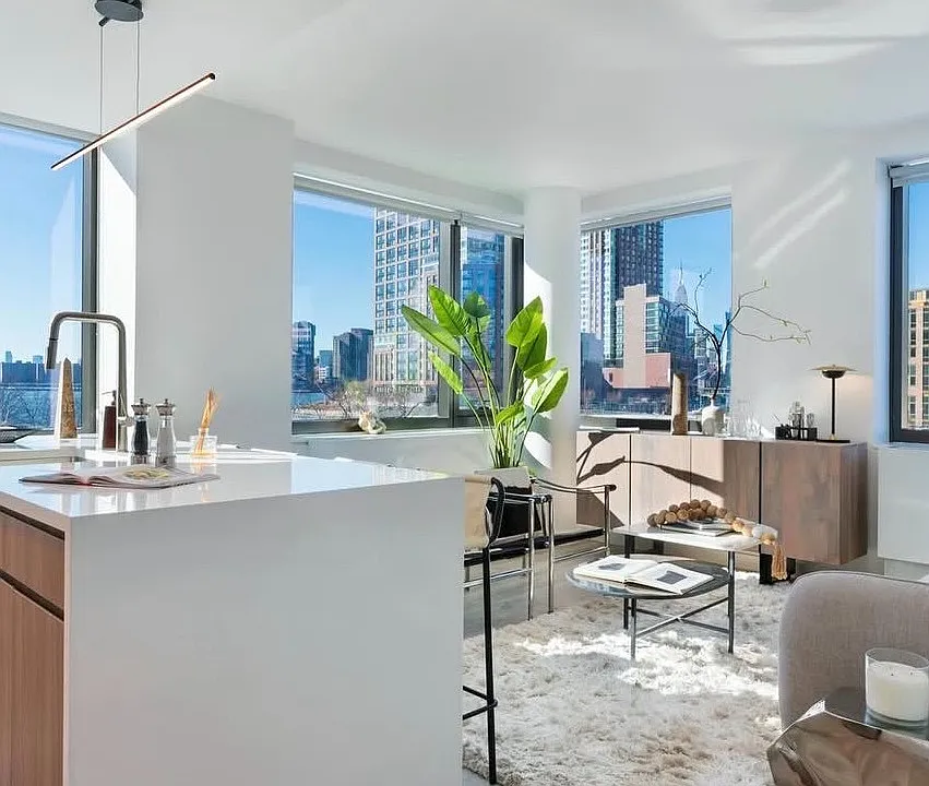 77 Commercial St #3507N