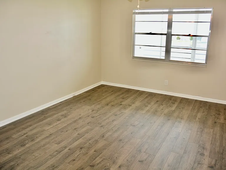 4070 Exeter Dr #D — Photo 21