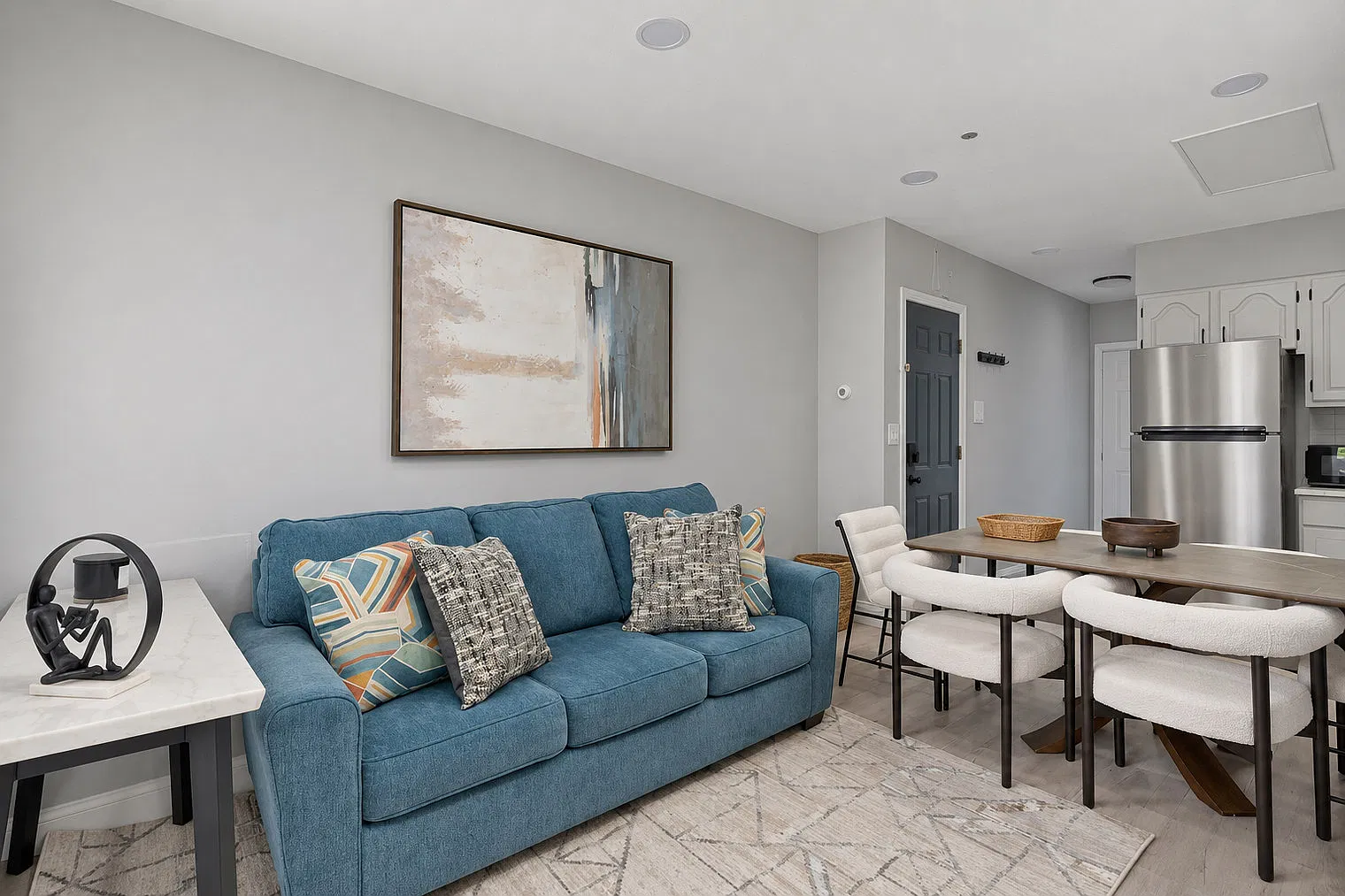 2 bed, 1.0 bath, 1194 sqft, $4,654 — Photo 1