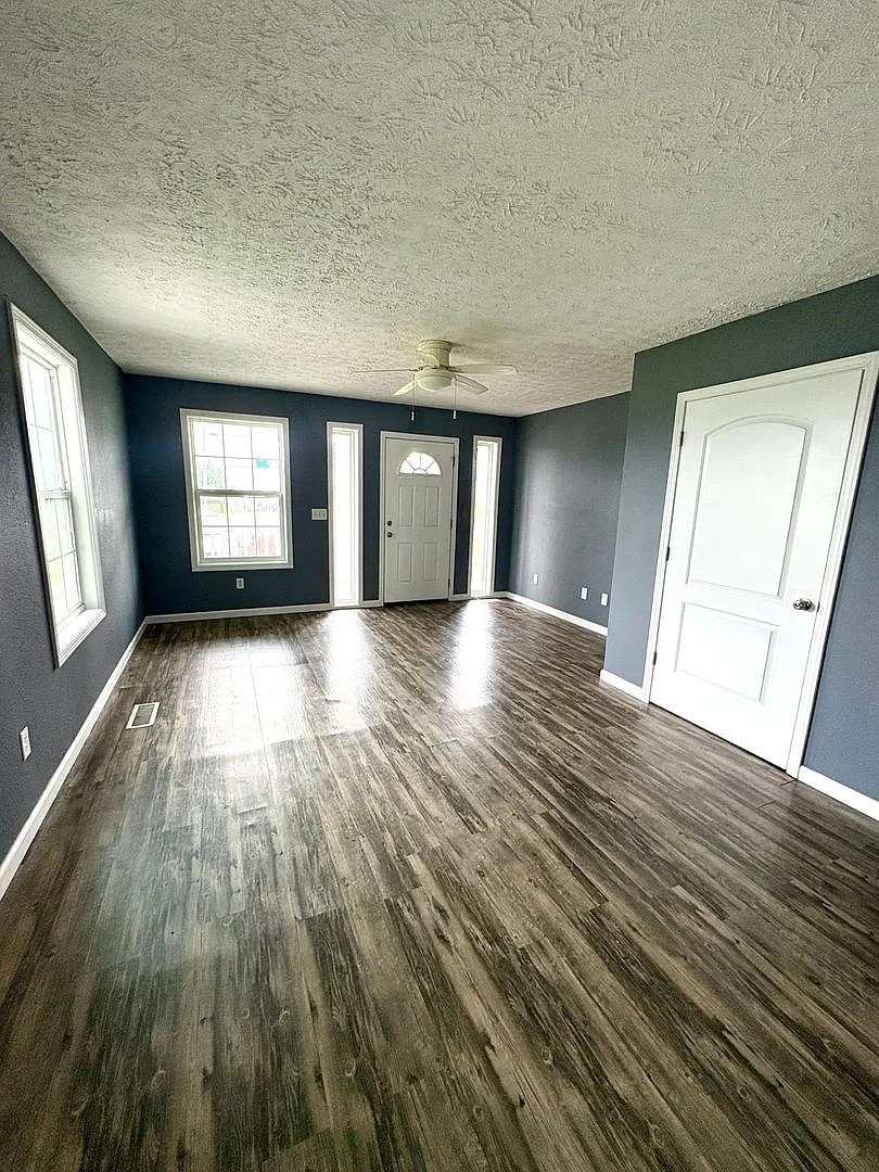 Charming Home in the Heart of Cave City! — Photo 2