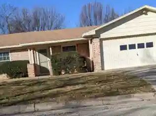 1011 Kent Dr, Gainesville, TX 76240