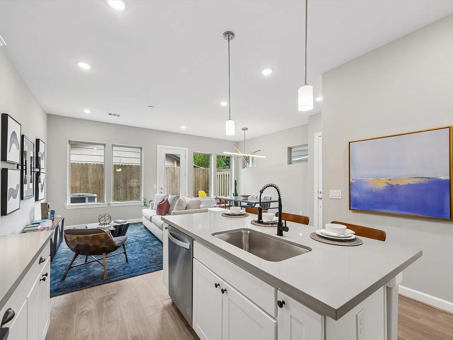 3 bed, 2.5 bath, 1806 sqft, $2,950 — Photo 3