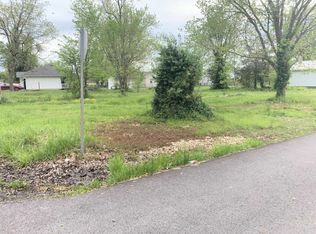 125 N Davis St, Seymour, MO 65746