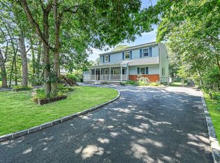 740 Walnut Ave, Bohemia, NY 11716