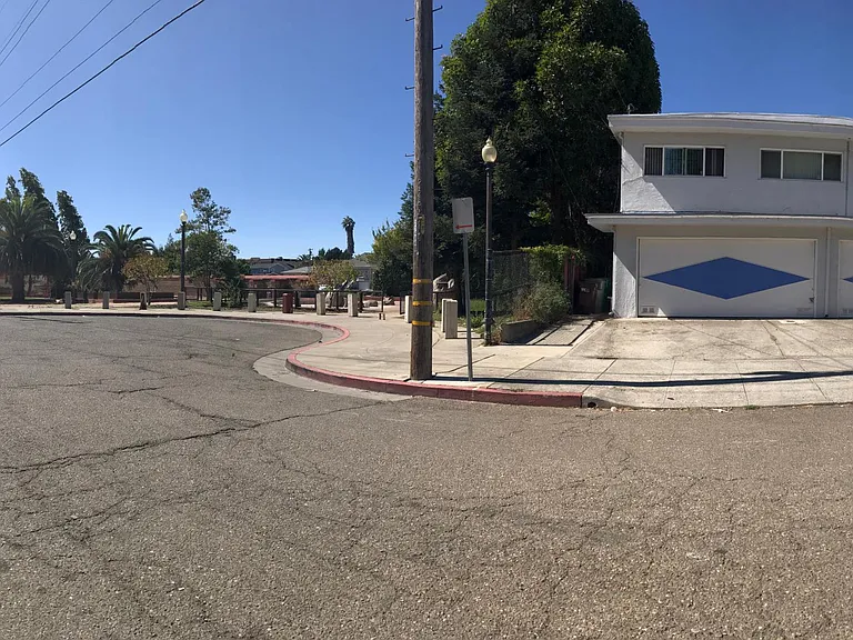 2537 34th Ave #C — Photo 6