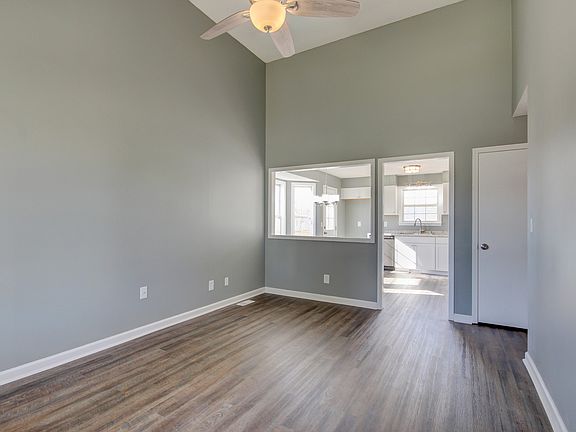 3rd image of 238 Cranklen Cir