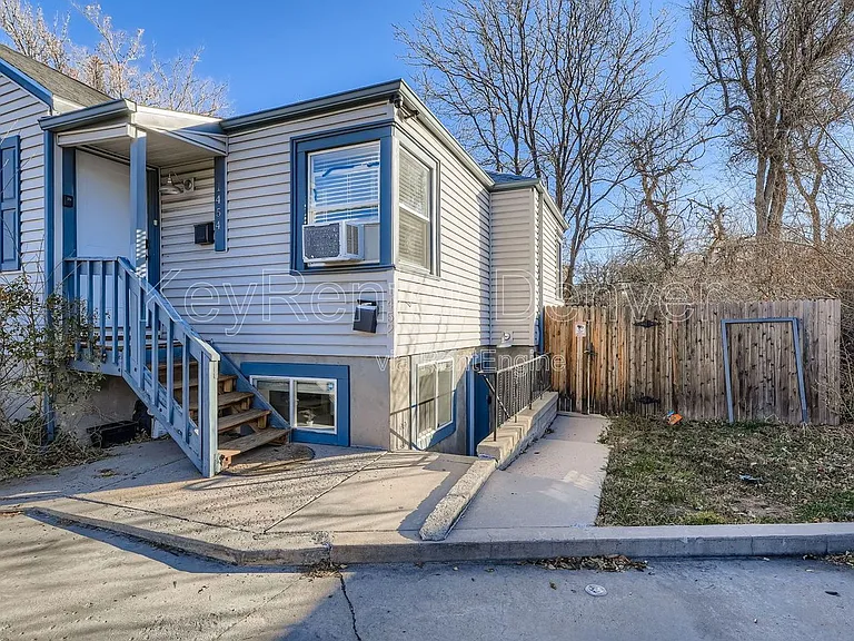 1452 N Ivy St — Photo 10