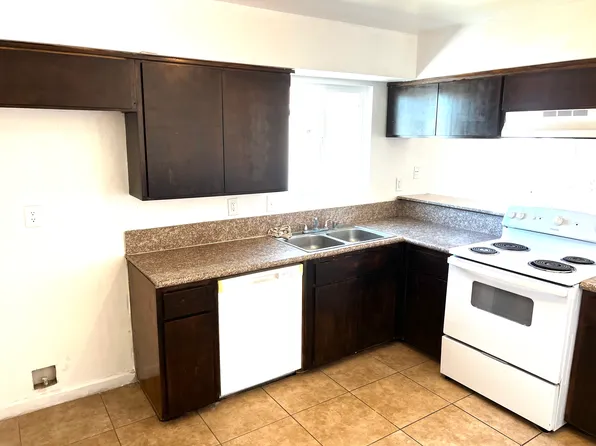 1316 Flower St APT D, Bakersfield, CA 93305