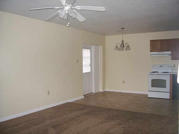 2nd image of 1415 Dutch Valley Dr