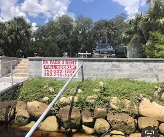 2nd image of 914 Riverside Dr SE