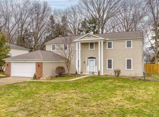 25684 Hidden Acres Dr, Westlake, OH