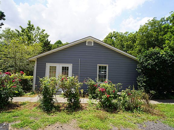 4th image of 1032 Chatham Rd