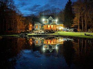 1107 Shermantown Rd, Saunderstown, RI 02874