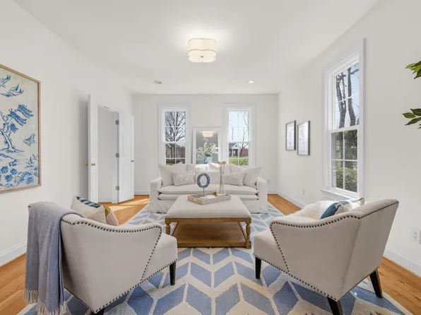 1782 Shelbourn Ln, Keswick, VA 22947