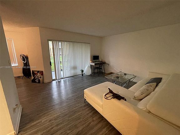 4th image of 1110 Coral Club Dr #1110