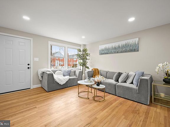 2nd image of 1531 Clairidge Rd