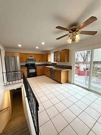 1586 Golden Gate St — Photo 13