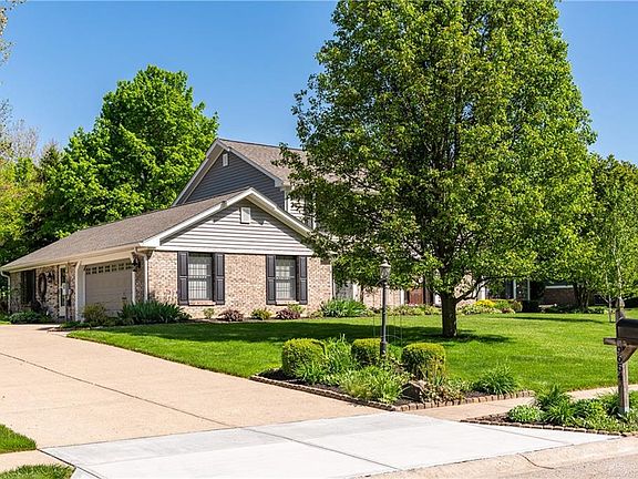 3rd image of 9654 Meadow Woods Ln