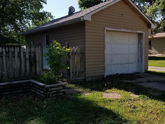 5th image of 809 Illinois Ave
