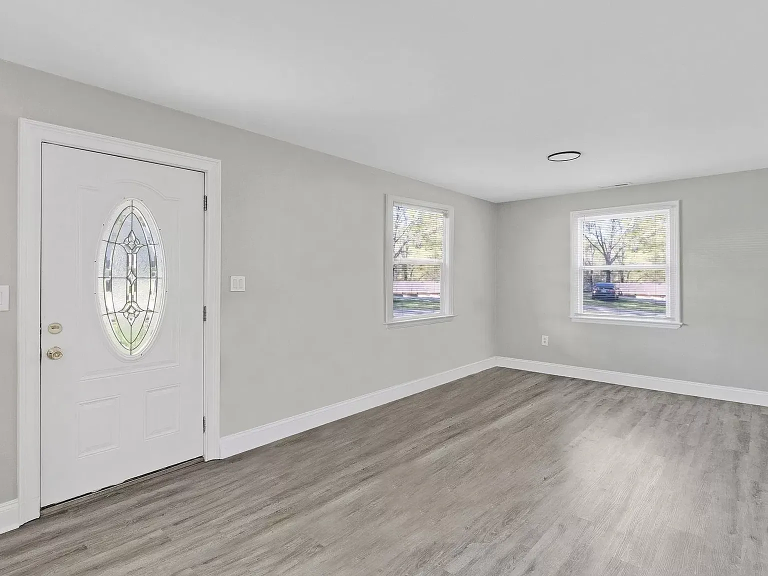 3 bed, 1100 sqft, $1,350 — Photo 4