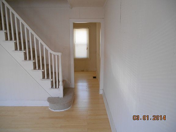 4th image of 1022 Elm St