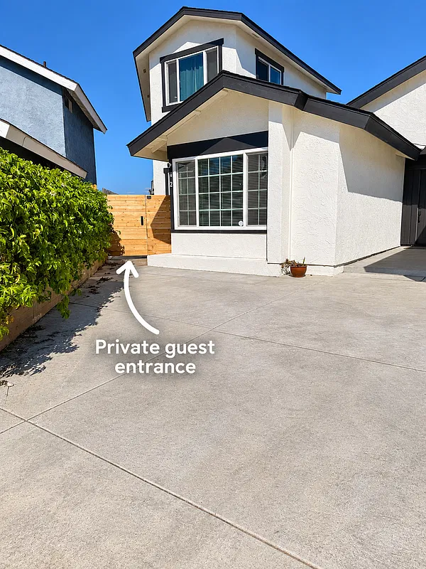 1 bed, 1.0 bath, 400 sqft, $2,490 — Photo 4