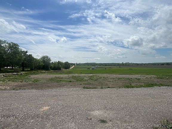 4th image of 16981 W 828th Rd