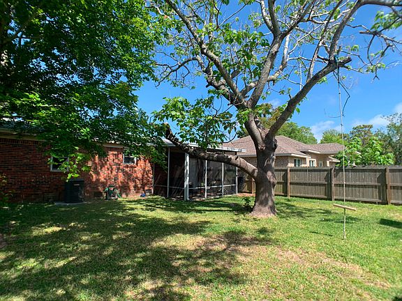 5th image of 205 Evergreen Dr