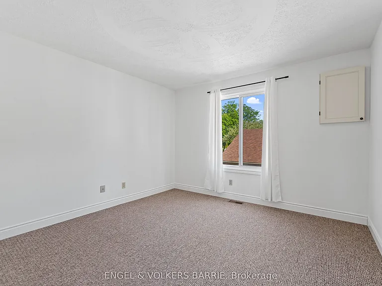 43 Olive Cres #204 — Photo 23
