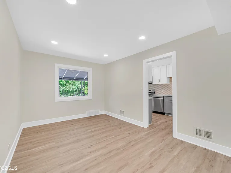 803 Brummel St — Photo 12