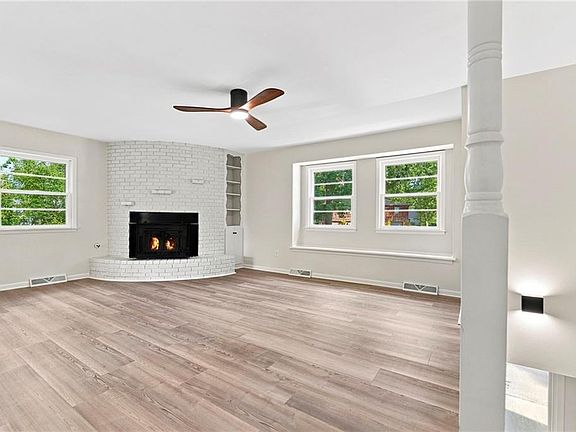 5th image of 6415 W 73rd Ter
