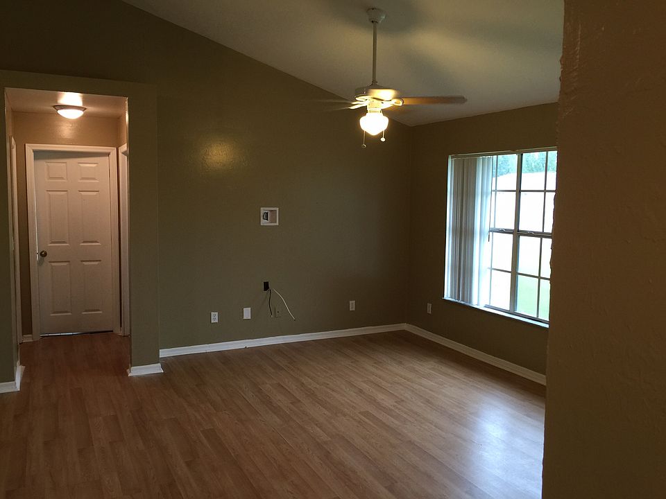 1st image of 621 SW 21st Ln