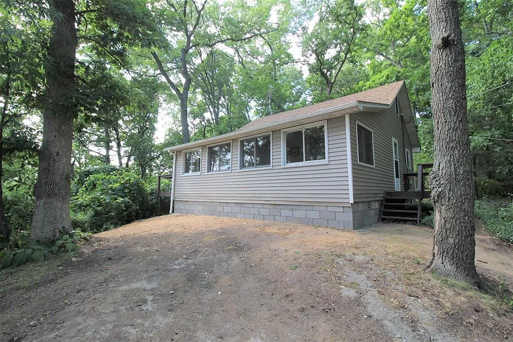 5718 Joslin Lake Dr photo 1