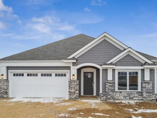 1819 Arrowhead St, Shakopee, MN 55379